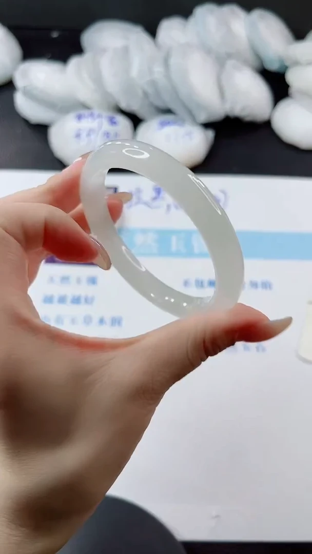 未镶嵌手镯石英质玉多样性发货V147