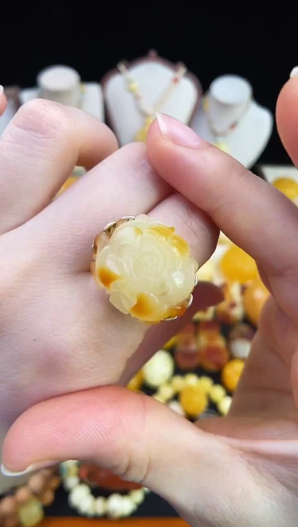 琥珀未镶嵌珠宝奇石柒月