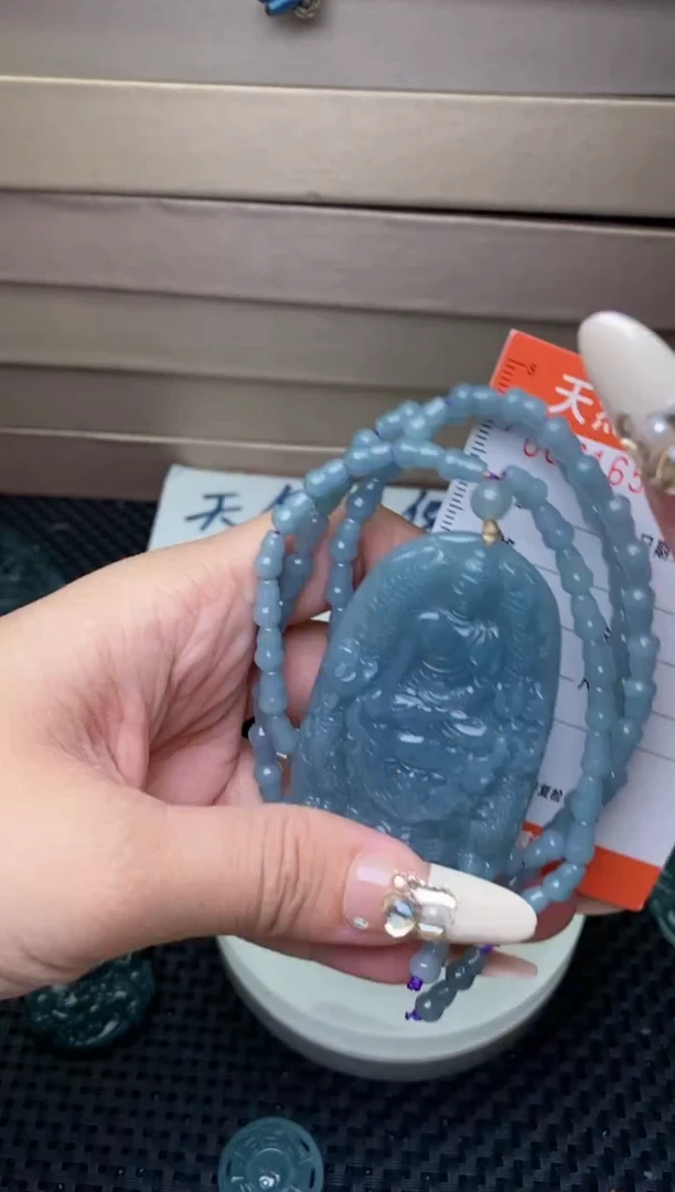 翡翠未镶嵌颈饰