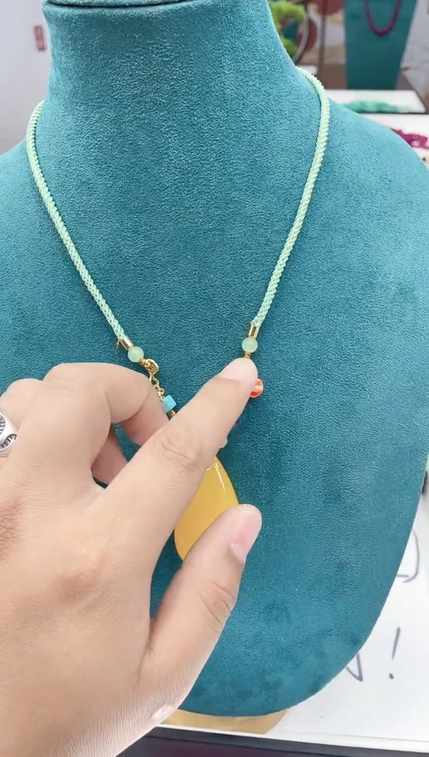 未镶嵌颈饰琥珀蜜蜡水滴