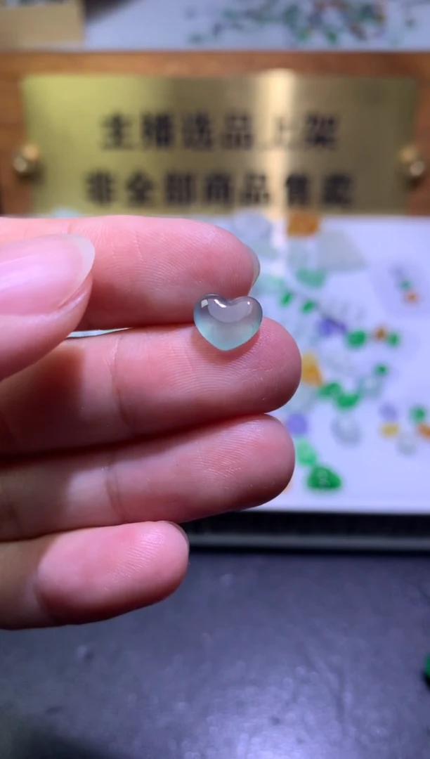 未镶嵌定制翡翠毛货