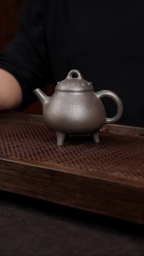 【闪购商品】紫砂茶壶岩中泥三足鼎