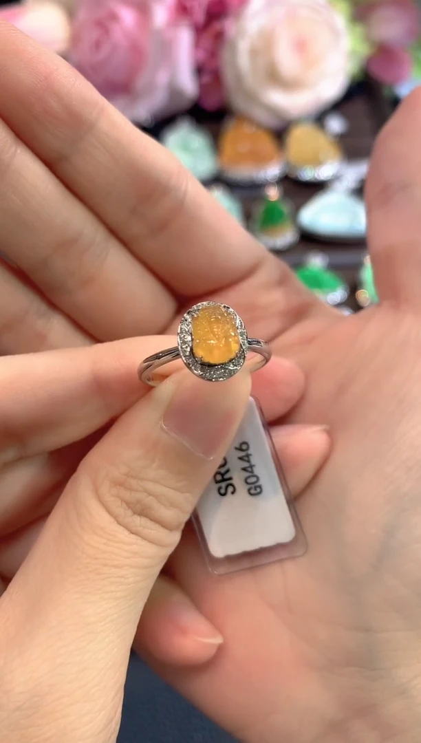 18K金镶嵌戒指翡翠D 9