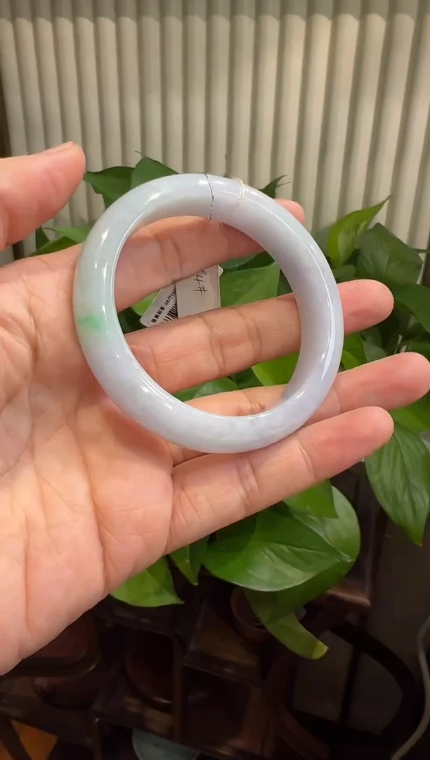 翡翠手镯未镶嵌手镯