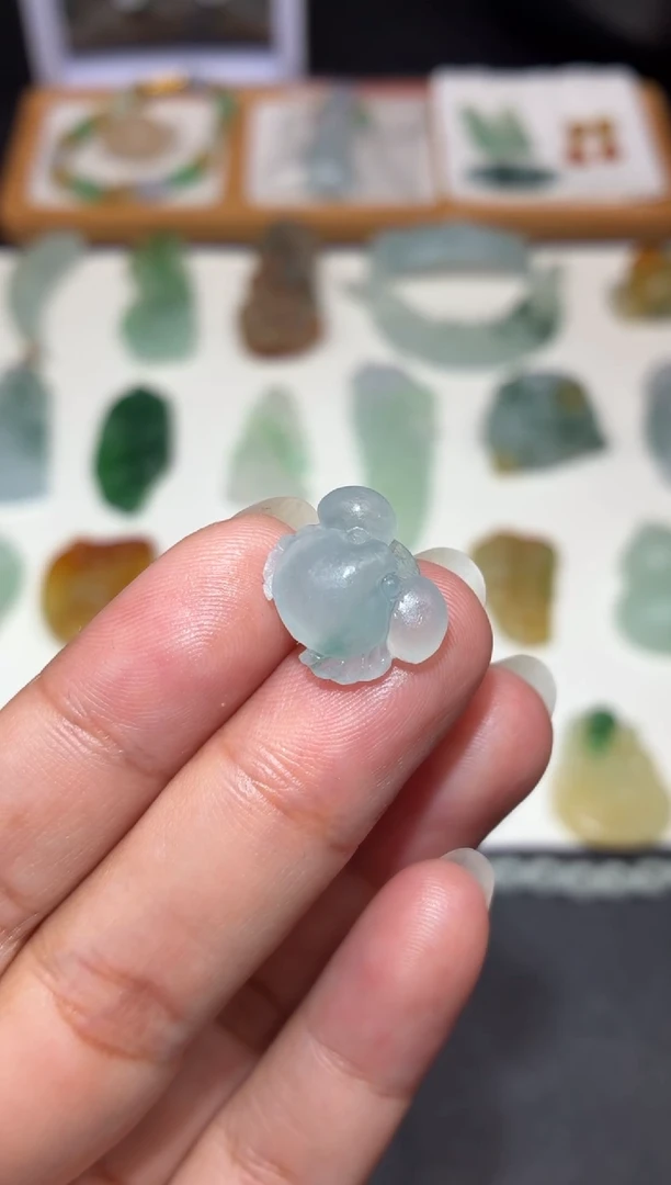 未镶嵌定制翡翠小螃蟹