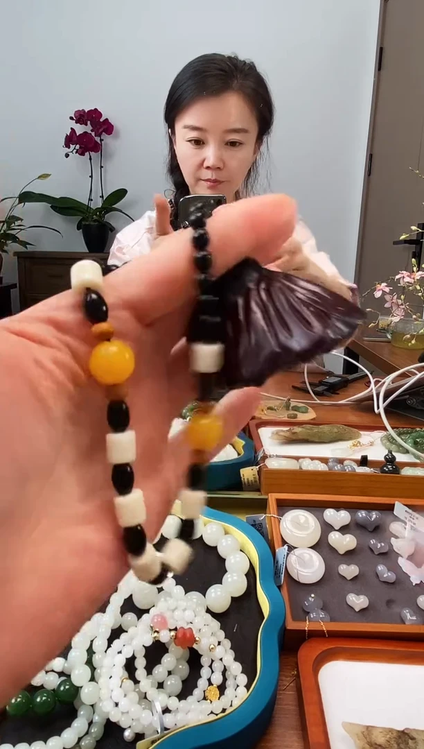 木质类红木莲蓬手把件