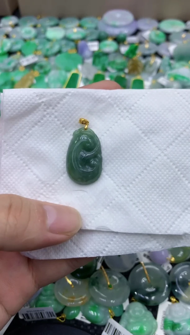 颈饰未镶嵌翡翠天然缅甸翡翠A货