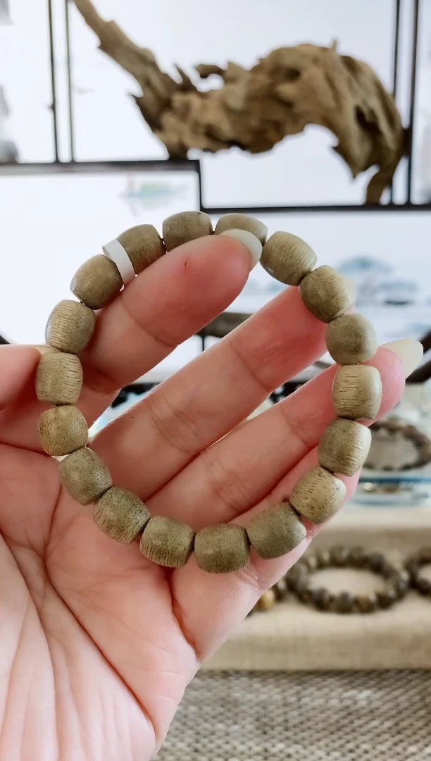 沉香手串正区菩萨倒架老料9+MM老形学习手串