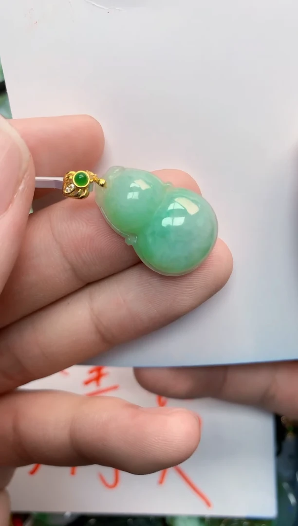 翡翠未镶嵌颈饰        1