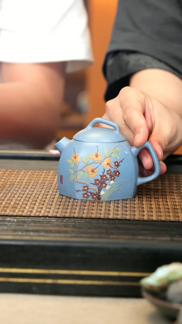 紫砂壶LJY20《几何秦权》海蓝宝