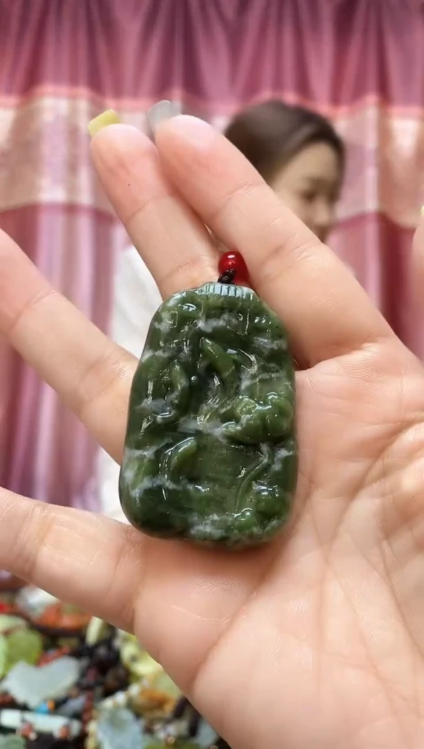 未镶嵌岫玉吊坠