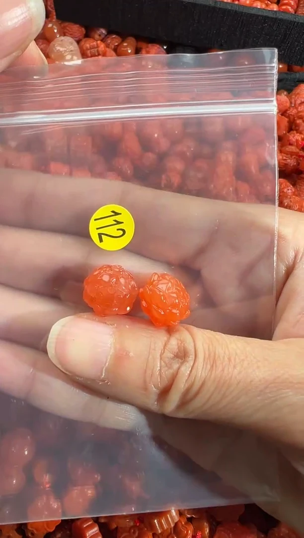 南红玛瑙未镶嵌颈饰1