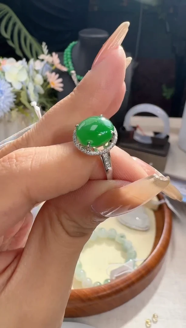 【闪购商品】翡翠戒指18K金镶嵌戒指