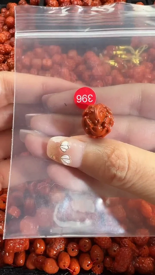 颈饰未镶嵌南红玛瑙1