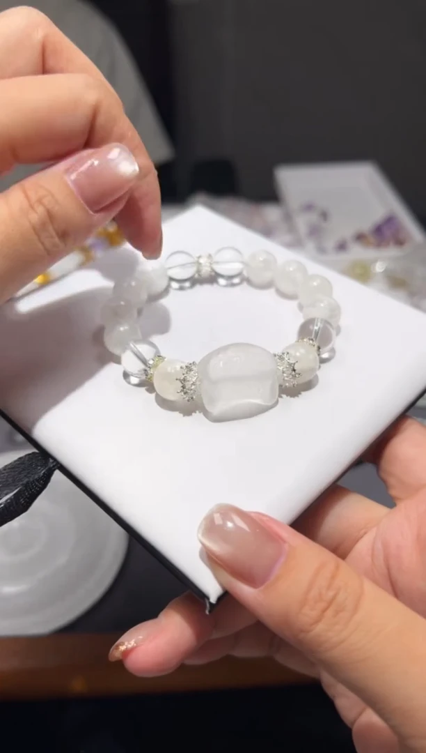 未镶嵌手链水晶白雪花雪山飞狐