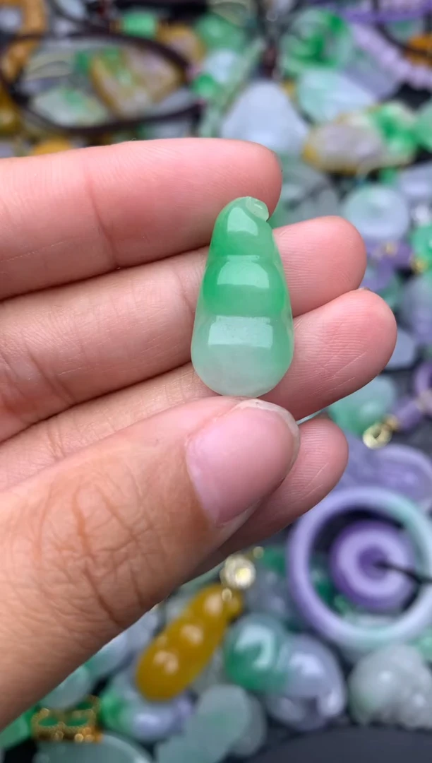 颈饰未镶嵌翡翠缅甸翡翠吊坠