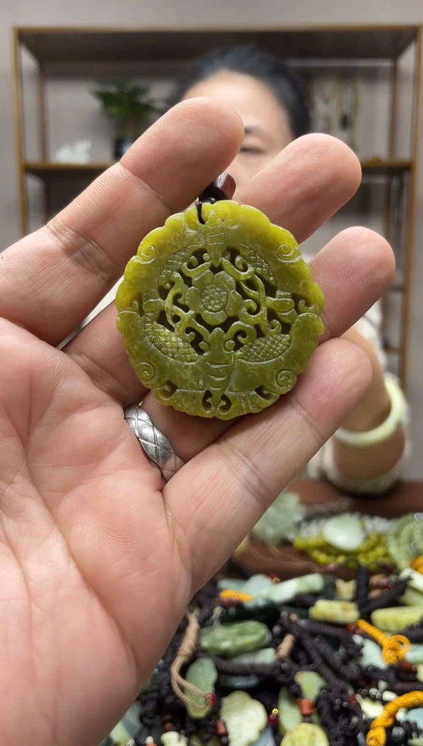 未镶嵌岫玉吊坠·