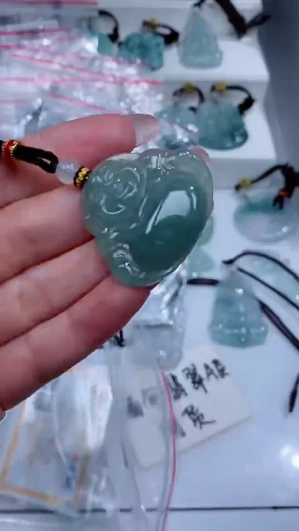 颈饰未镶嵌翡翠吊坠