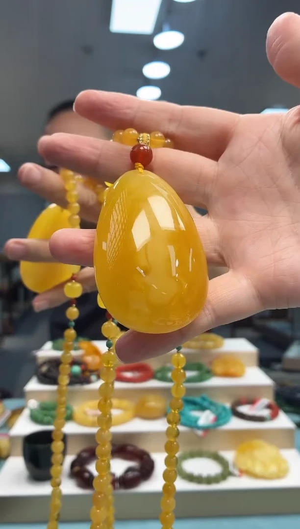 琥珀颈饰未镶嵌吊坠