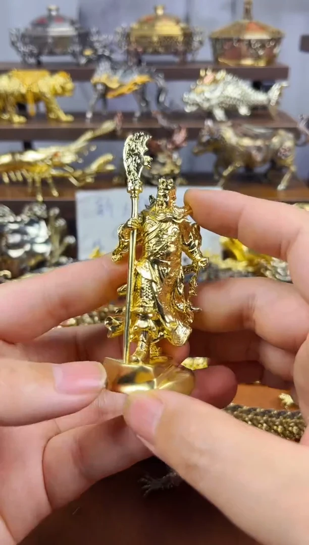 立刀关公黄铜摆件