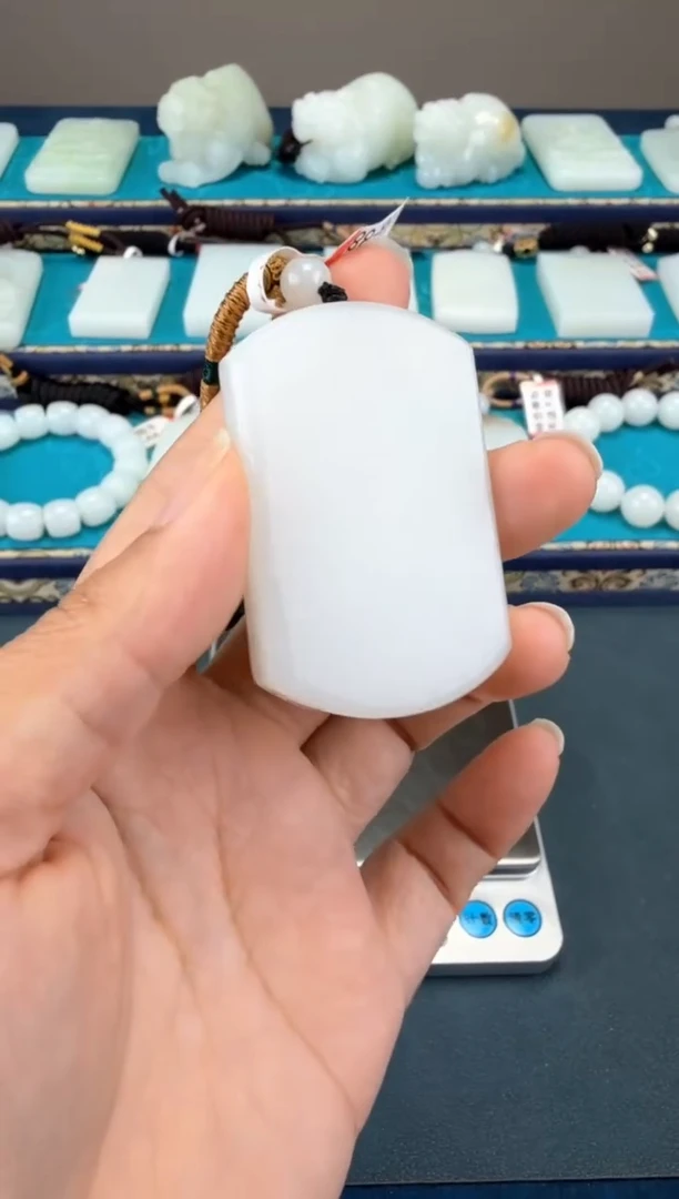 和田玉未镶嵌颈饰1