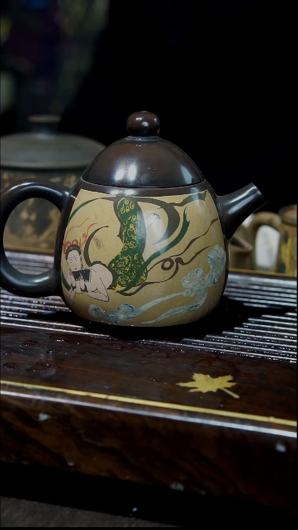 云南建水紫陶087  微瑕   全手工彩填壶  160cc