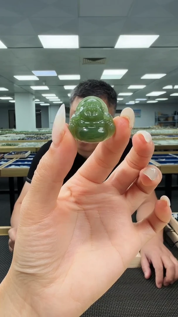 吊坠(不含链)未镶嵌和田玉（碧玉）和田玉俄料吊坠多样性发其一