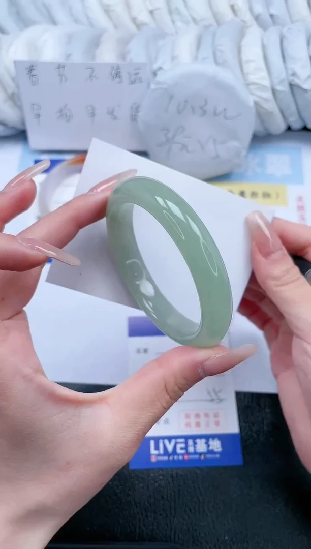 【闪购商品】石英质玉手镯未镶嵌T255-55