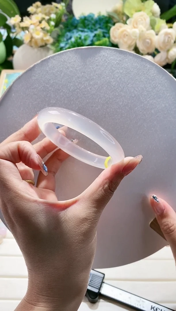 玛瑙/玉髓手镯未镶嵌108-58