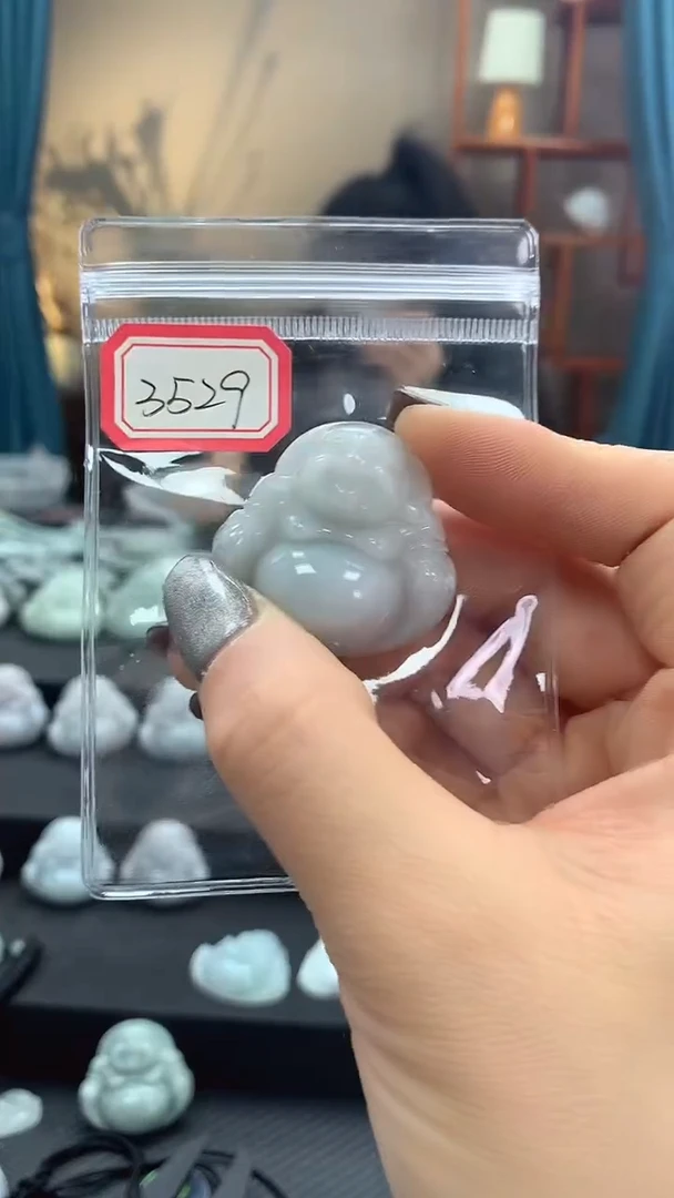 颈饰未镶嵌翡翠佛公3529 微瑕慎拍