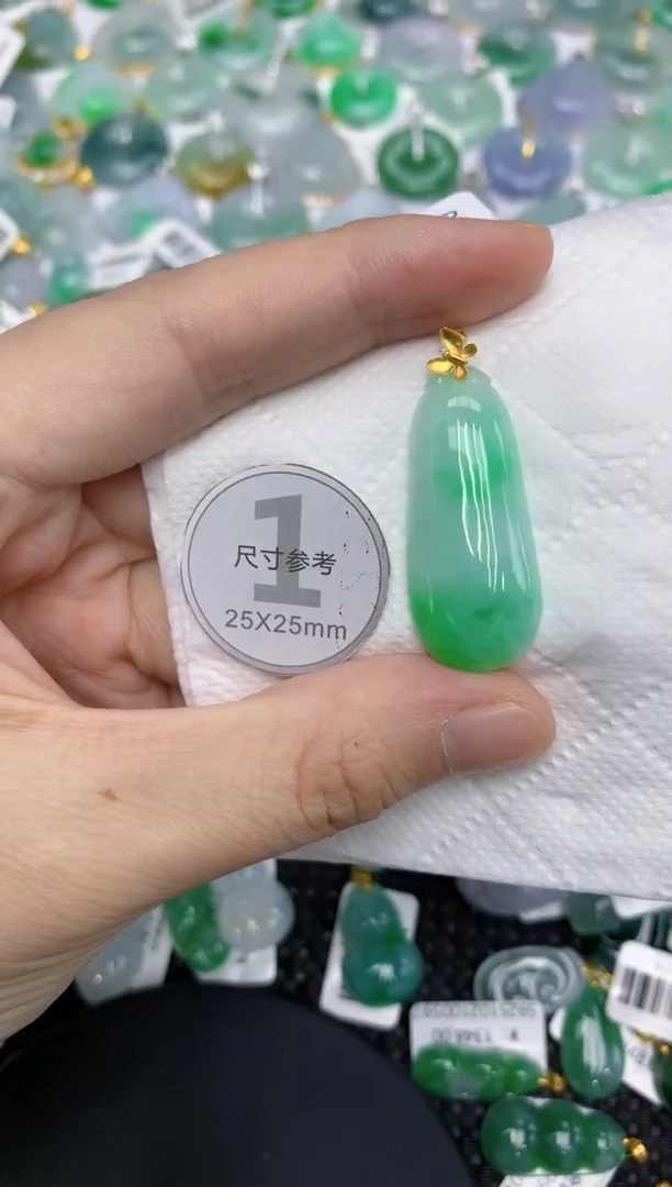 颈饰18K金镶嵌翡翠1111111