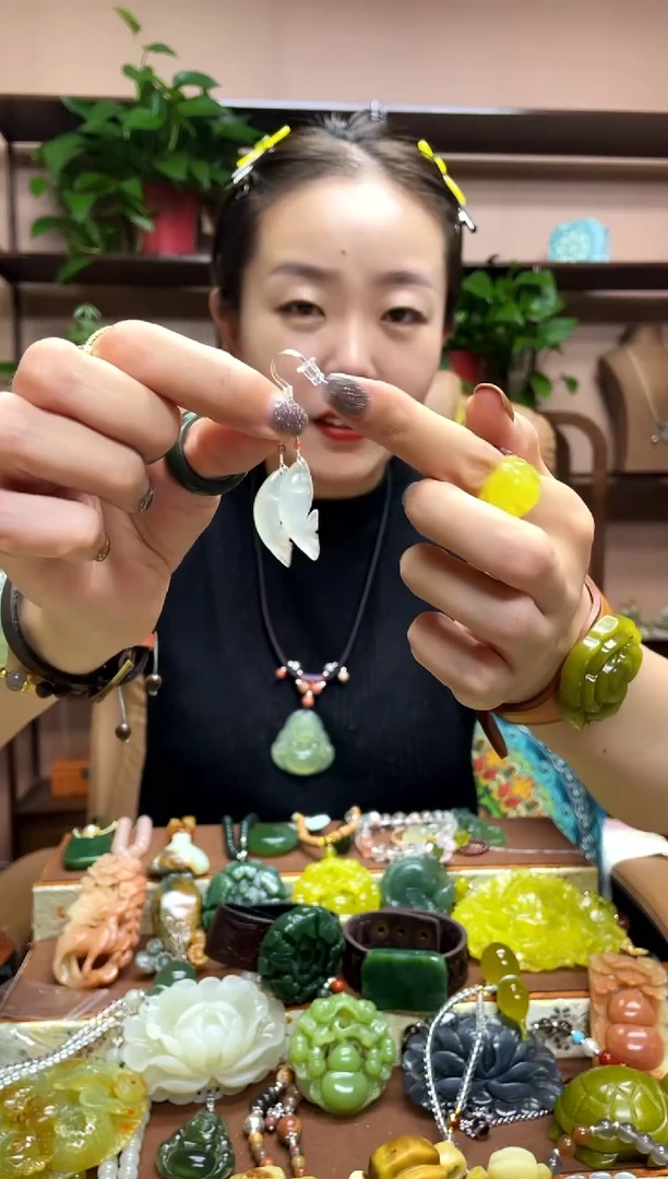 银S925镶嵌岫玉耳饰多样性发货发其中之一