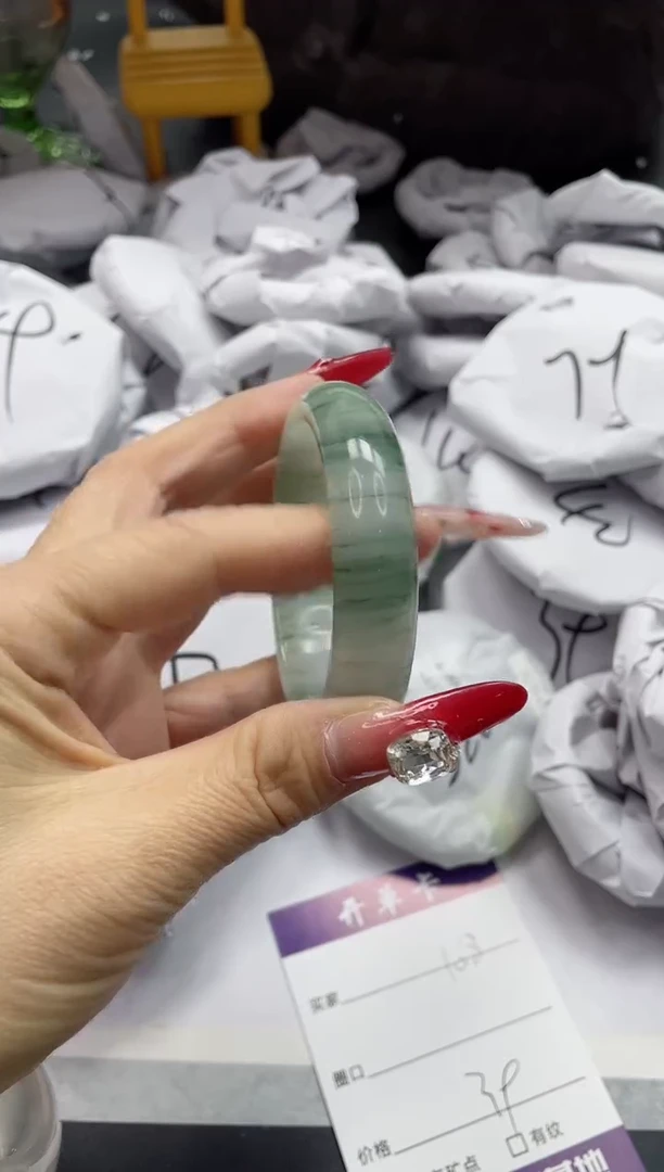 【闪购商品】石英质玉手镯未镶嵌108