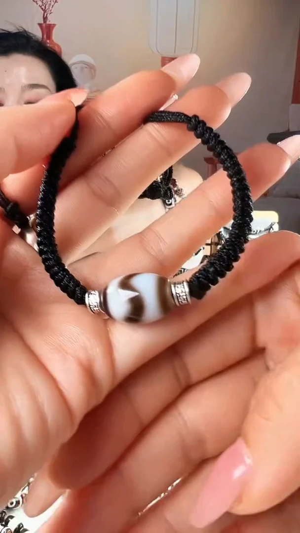 玛瑙/玉髓颈饰未镶嵌虎牙