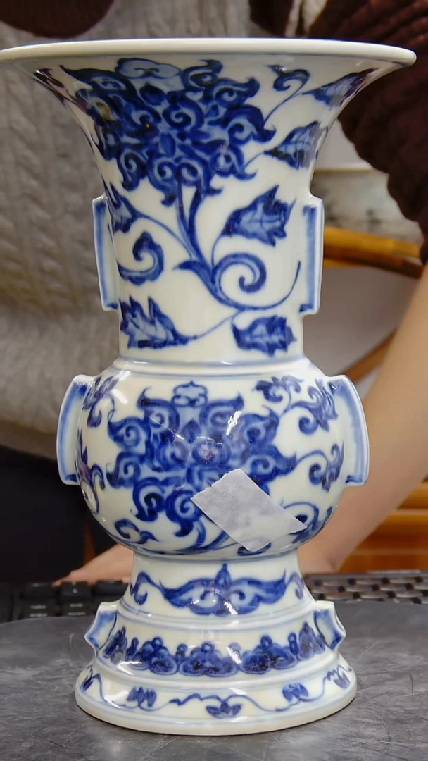 瓶青花缠枝莲纹出戟花觚#2034#