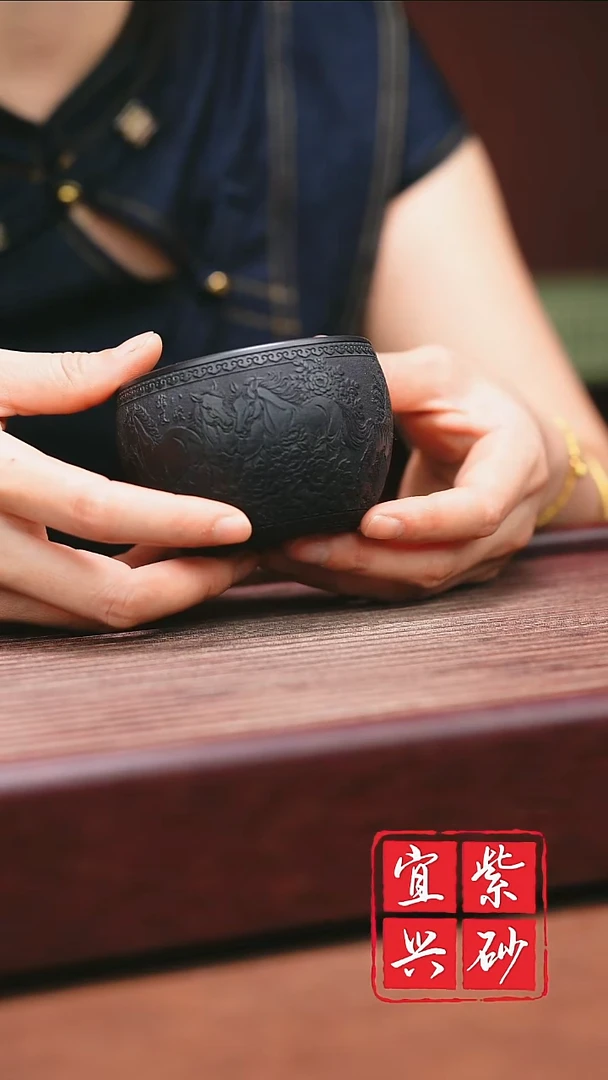 宜兴原矿紫砂   石磺八骏*