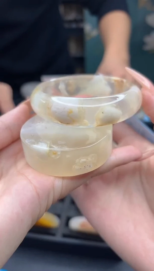 【闪购商品】石英质玉手镯未镶嵌2206（58圈赠送镯心）