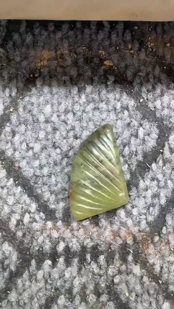 未镶嵌和田玉挂件摆件