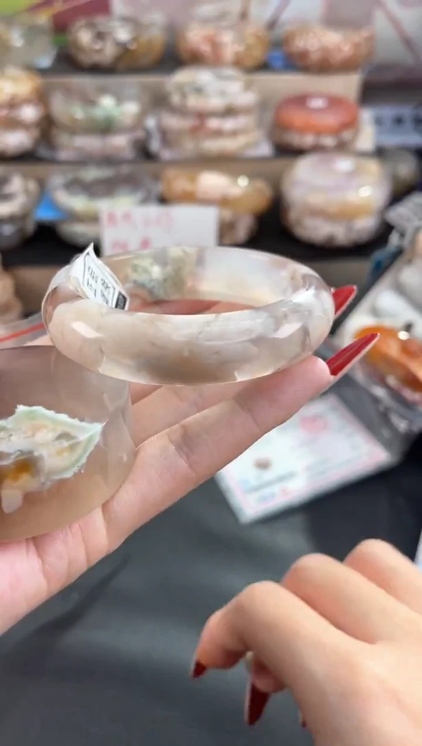 未镶嵌手镯石英质玉54