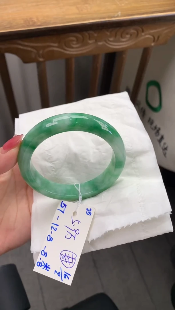 【闪购商品】翡翠手镯未镶嵌玉手镯