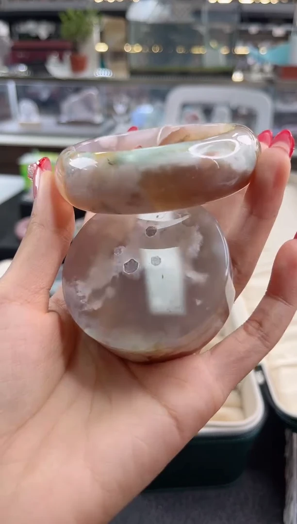 未镶嵌手镯石英质玉六*六圈口（赠品镯心）