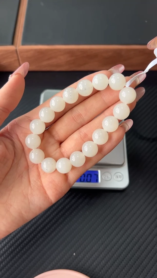 和田玉未镶嵌手串黑山微色卡12M