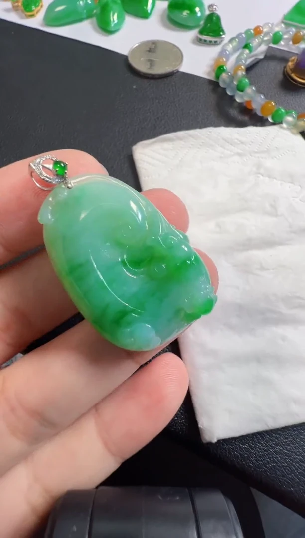 吊坠(不含链)18K金镶嵌翡翠3280