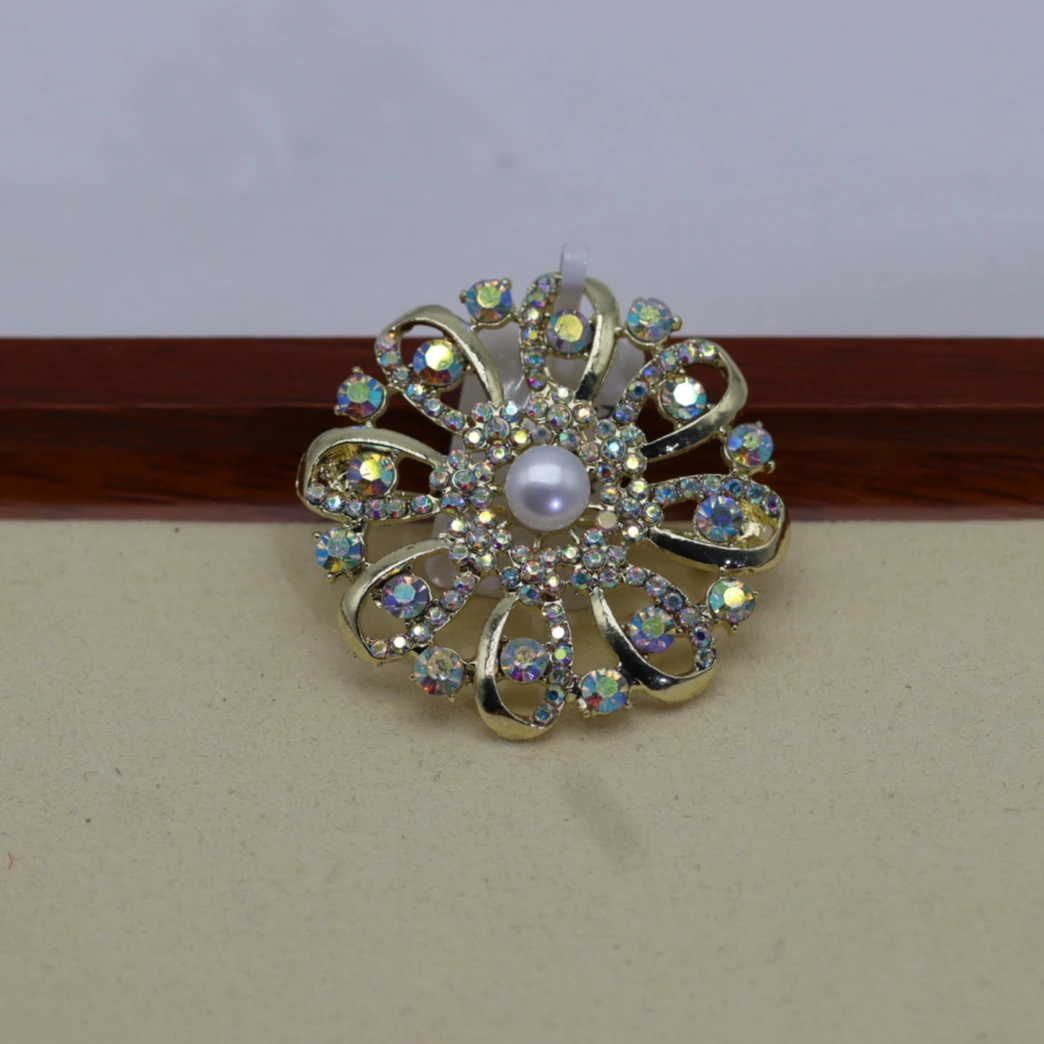 415 DF五光十色白色珍珠胸针