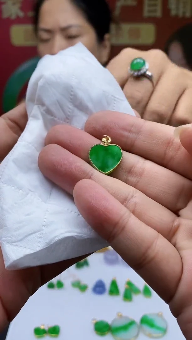 翡翠18K金镶嵌吊坠(不含链)0000000
