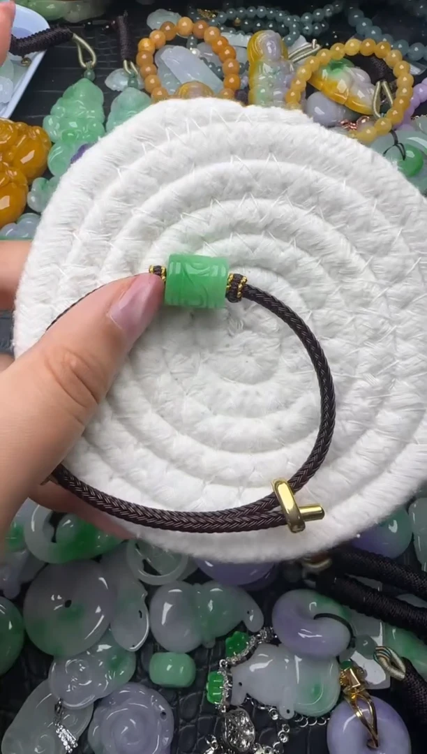 颈饰未镶嵌翡翠缅甸翡翠吊坠