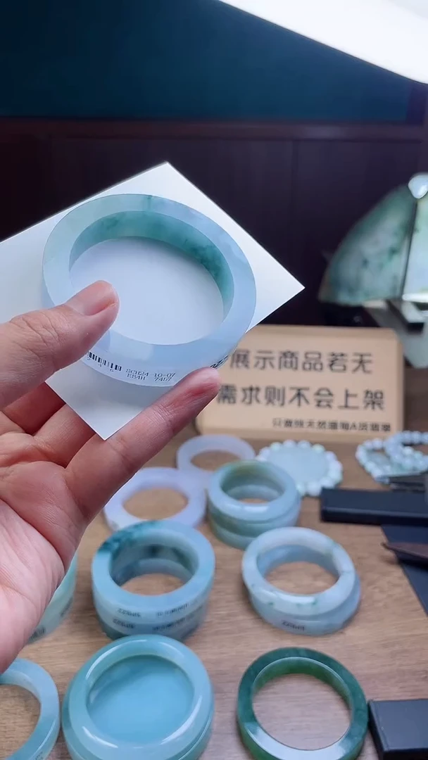 定制翡翠手镯未镶嵌定制