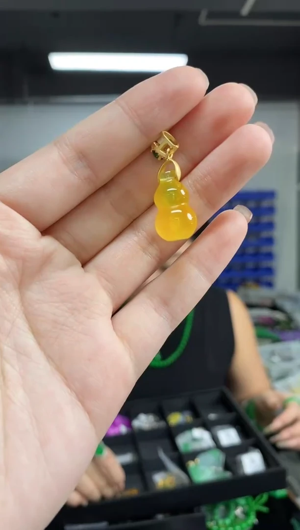 未镶嵌颈饰玛瑙/玉髓多样性发其一颜色微差
