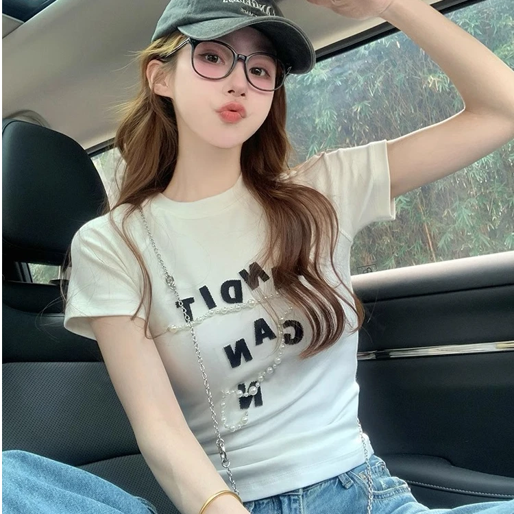 辣妹正肩短袖t恤女2025新款夏季珍珠链设计感小众别致白色上衣服