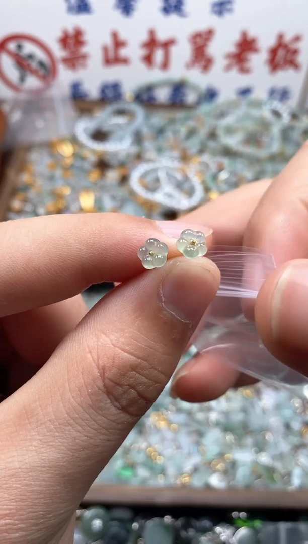 【闪购商品】翡翠颈饰未镶嵌哥哥